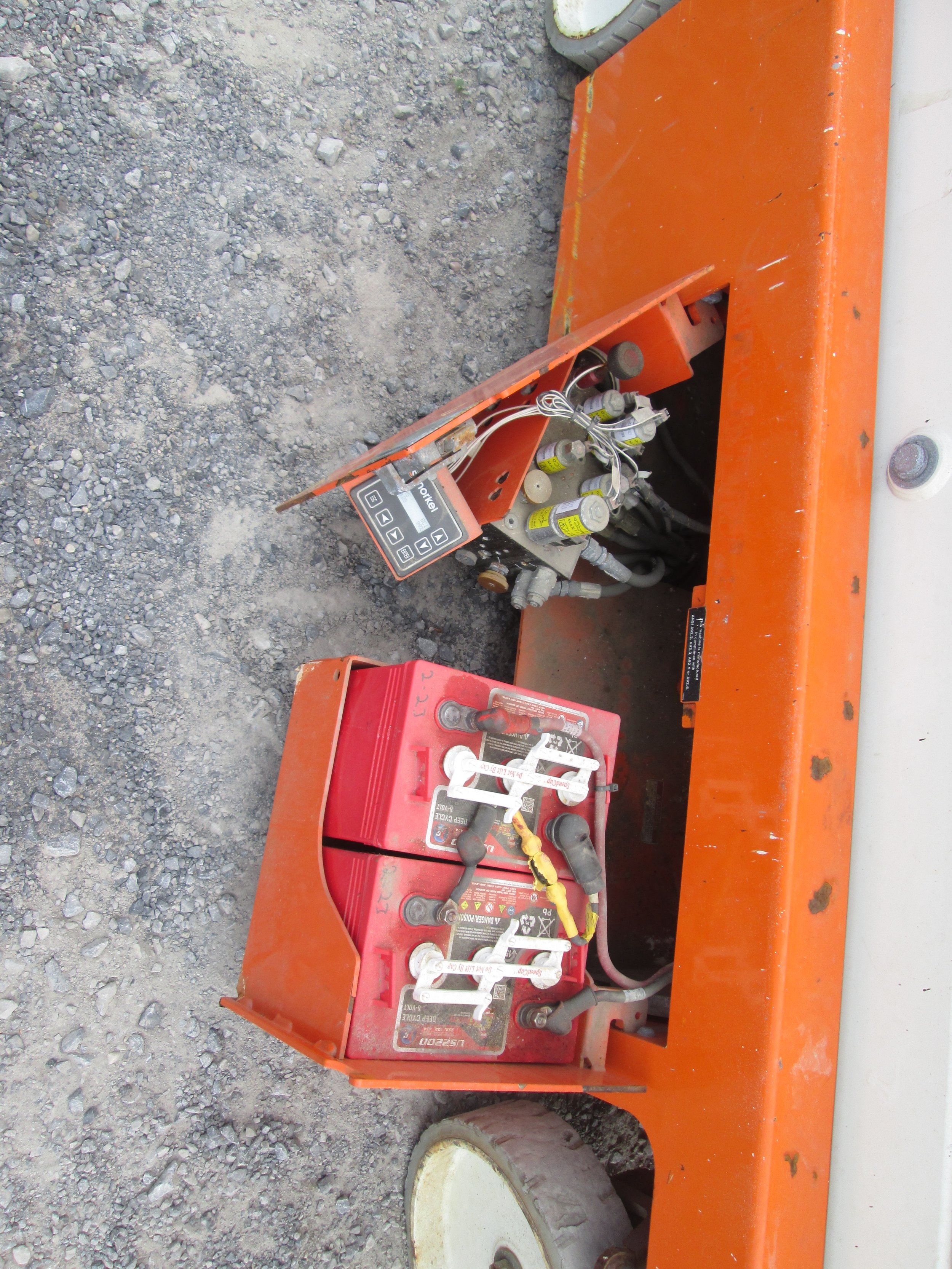 0019 - Snorkel S3220E Scissor Lift — Carroll Equipment 0019 - Snorkel S3220E Scissor Lift — Carroll Equipment